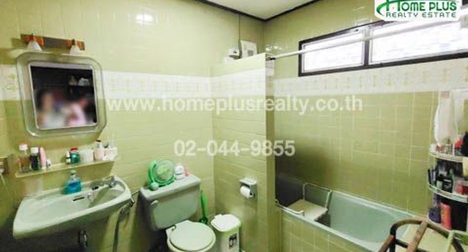 Haus zum Kauf mit 3 Zimmer in Watthana, Bangkok