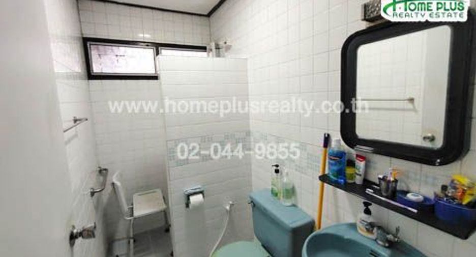 Haus zum Kauf mit 3 Zimmer in Watthana, Bangkok