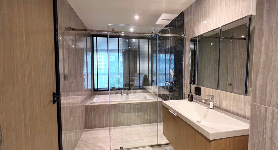 For sale 4 bedrooms condo in Watthana, Bangkok