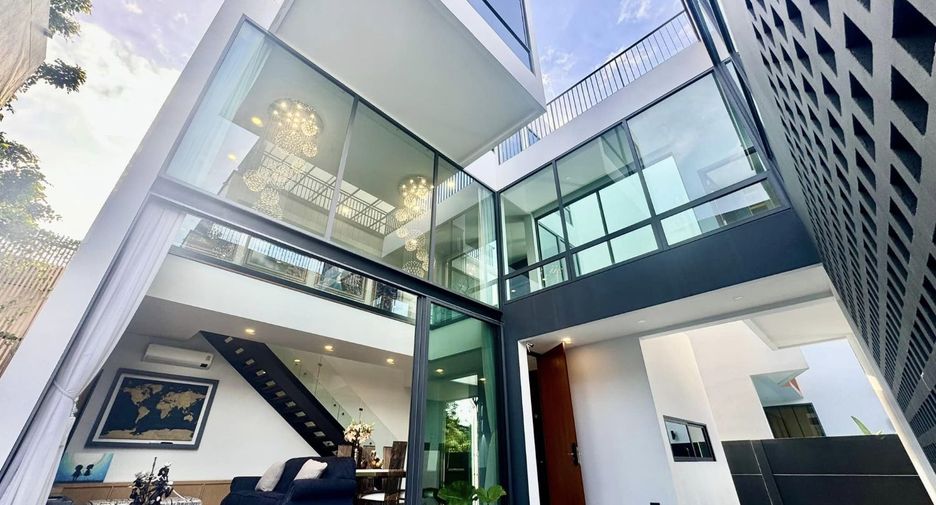 For sale 3 bedrooms villa in Mueang Chiang Mai, Chiang Mai