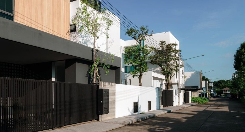 For sale 3 bedrooms villa in Mueang Chiang Mai, Chiang Mai