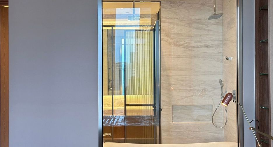 For rent 2 ベッドルーム condo in Pathum Wan, Bangkok