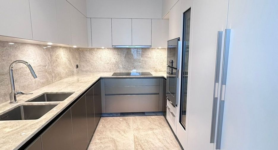For rent 2 ベッドルーム condo in Pathum Wan, Bangkok