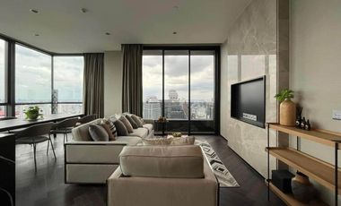 For rent 3 bed condo in Khlong Toei, Bangkok