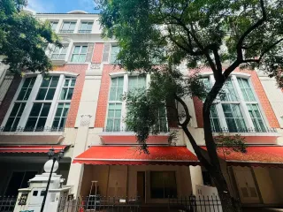 Reihenhaus zur Miete mit 4 Zimmer in Watthana, Bangkok