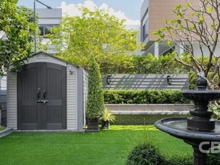 For sale 5 Beds house in Huai Khwang, Bangkok