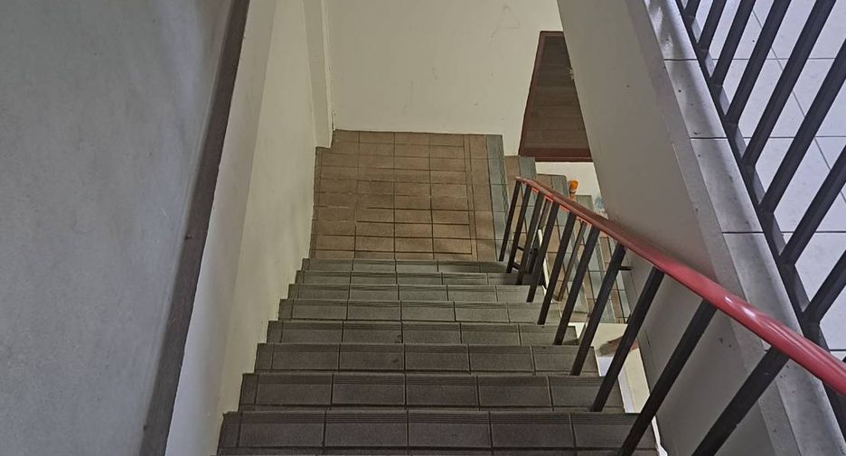 For sale 2 bedrooms retail Space in Lat Phrao, Bangkok