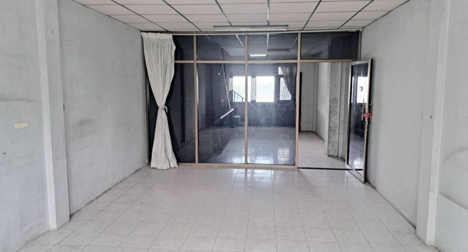 For sale 2 bedrooms retail Space in Lat Phrao, Bangkok