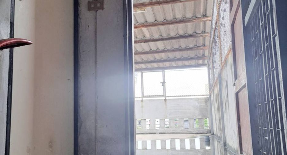 For sale 2 bedrooms retail Space in Lat Phrao, Bangkok