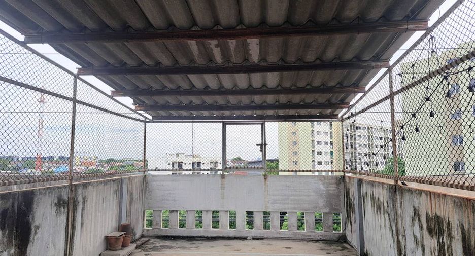 For sale 2 bedrooms retail Space in Lat Phrao, Bangkok