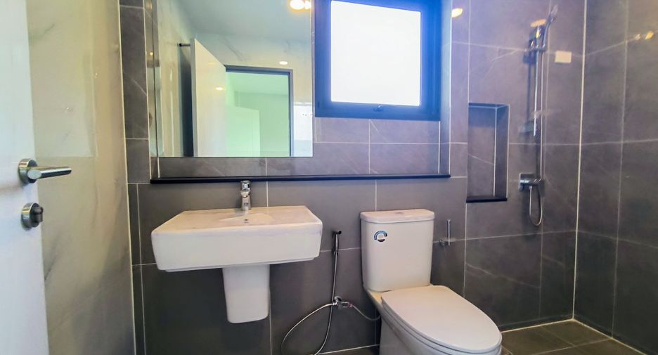 Casa en venta de 4 habitaciones en Bang Phli, Samut Prakan