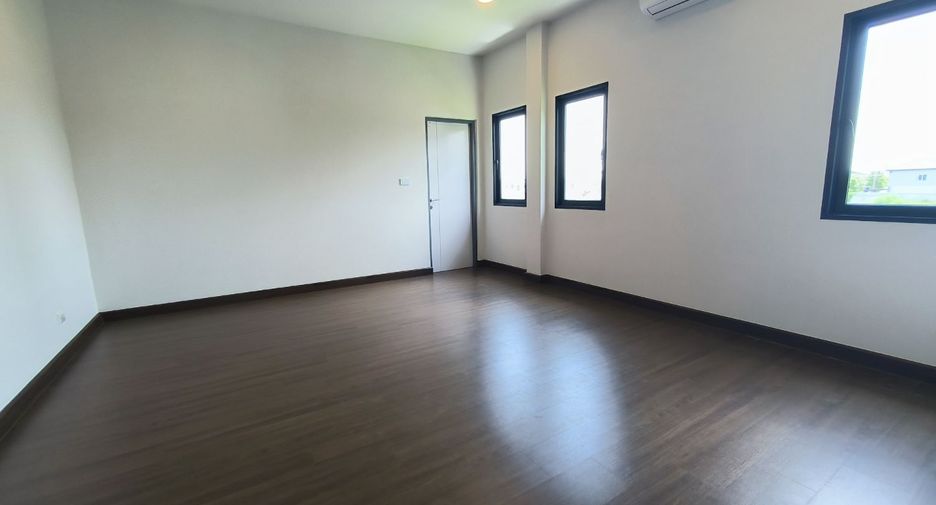 Casa en venta de 4 habitaciones en Bang Phli, Samut Prakan