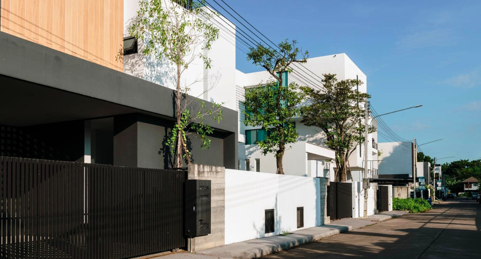 For sale 3 bedrooms villa in Mueang Chiang Mai, Chiang Mai