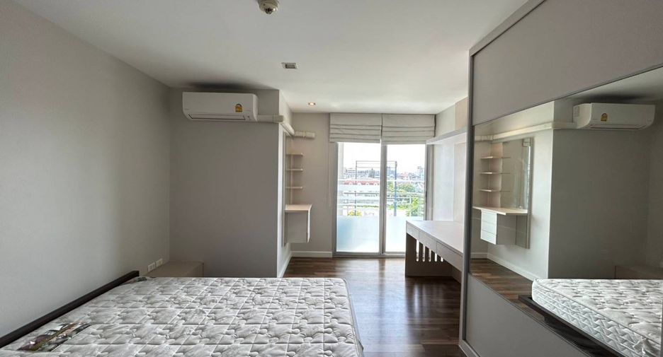 For rent and for sale 2 bedrooms condo in Phra Khanong, Bangkok