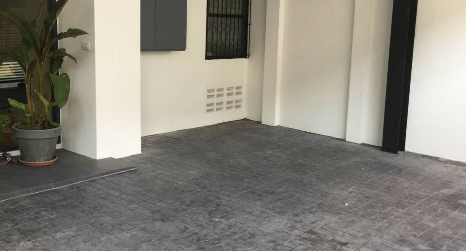 ให้เช่า 2 ห้องนอน บ้านเดี่ยว ใน วัฒนา, กรุงเทพฯ