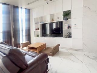 À louer 3 chambres condo à Pathum Wan, Bangkok