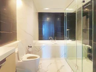 À louer 3 chambres condo à Pathum Wan, Bangkok