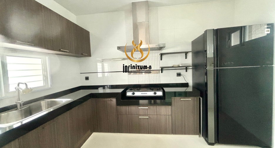 For rent 4 bedrooms house in Bang Phli, Samut Prakan