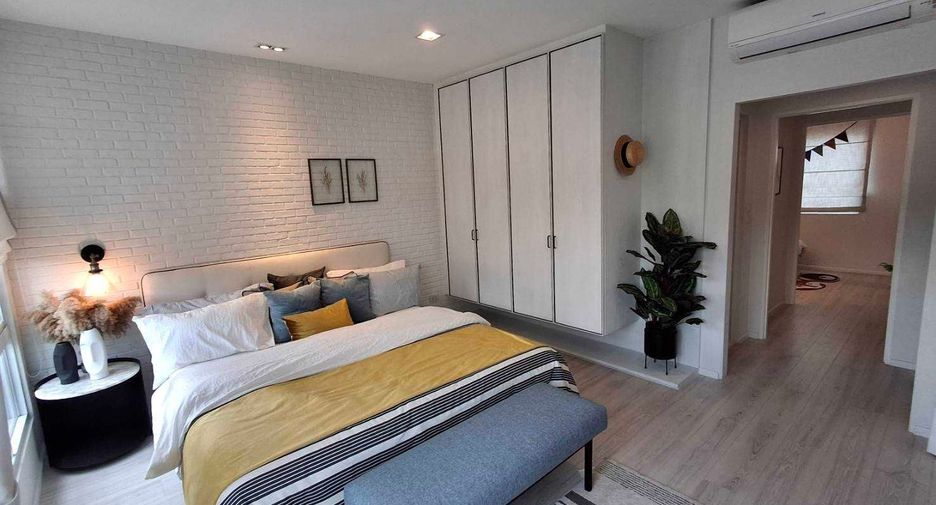 For sale 2 bed townhouse in Krathum Baen, Samut Sakhon
