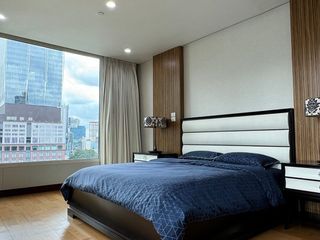 À louer 2 chambres condo à Pathum Wan, Bangkok