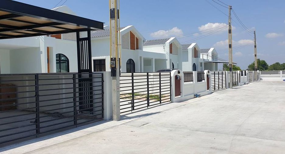 À vendre 2 chambres maison à Ban Bueng, Chonburi