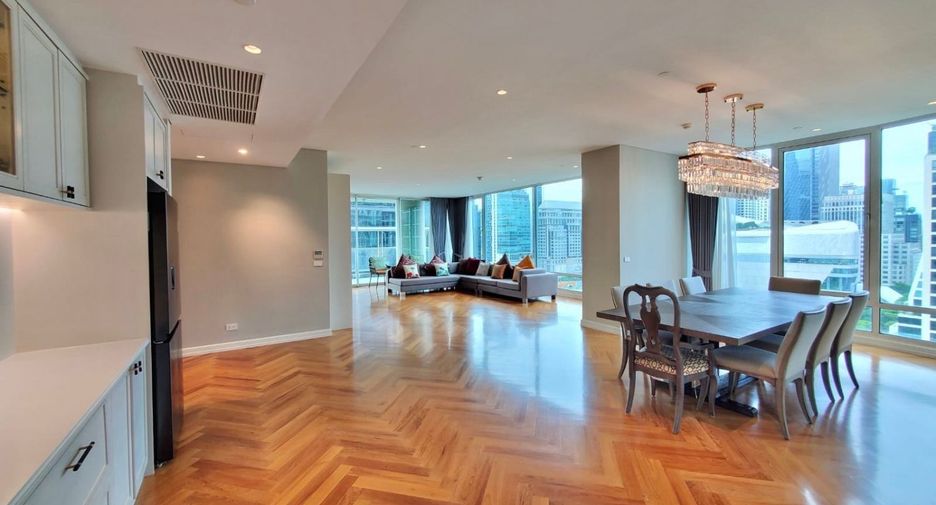 Condo en alquiler de 4 habitaciones en Pathum Wan, Bangkok