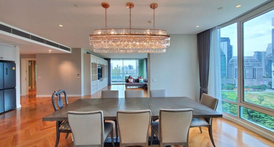 Condo en alquiler de 4 habitaciones en Pathum Wan, Bangkok