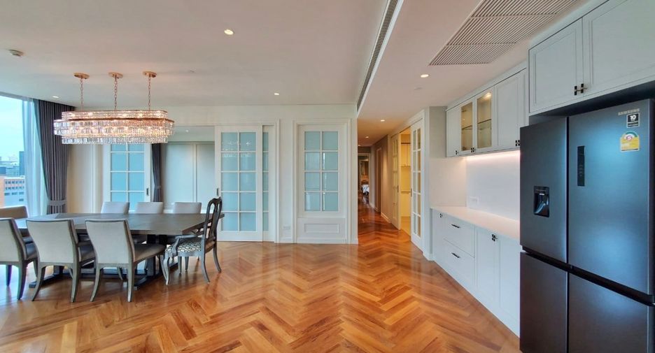 Condo en alquiler de 4 habitaciones en Pathum Wan, Bangkok