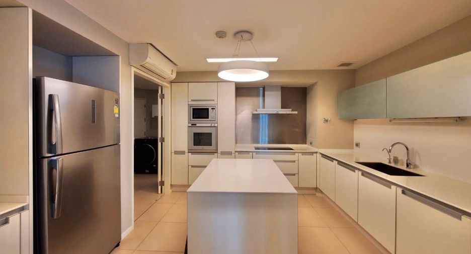 Condo en alquiler de 4 habitaciones en Pathum Wan, Bangkok