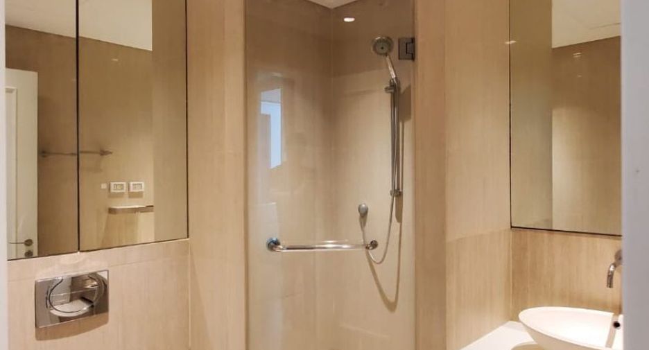 Condo en alquiler de 4 habitaciones en Pathum Wan, Bangkok