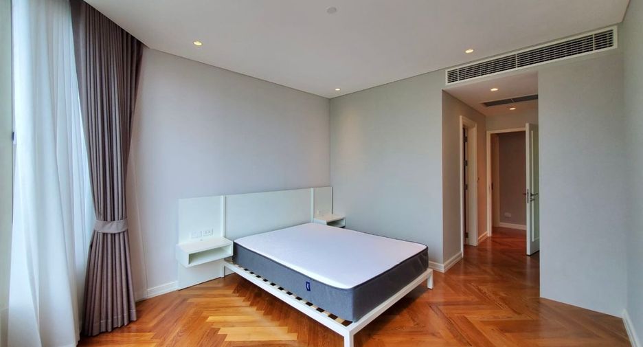 Condo en alquiler de 4 habitaciones en Pathum Wan, Bangkok