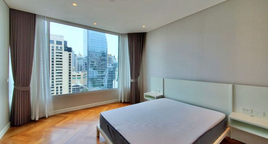 Condo en alquiler de 4 habitaciones en Pathum Wan, Bangkok