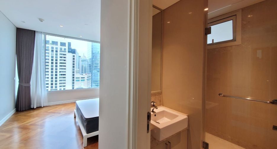 Condo en alquiler de 4 habitaciones en Pathum Wan, Bangkok
