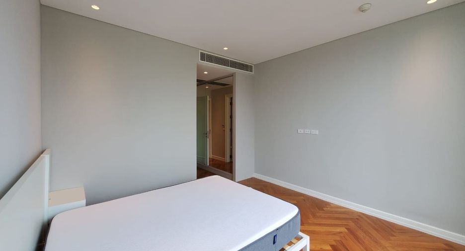 Condo en alquiler de 4 habitaciones en Pathum Wan, Bangkok
