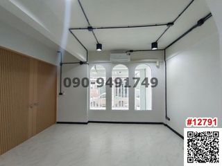 For rent 5 bedrooms townhouse in Bang Phlat, Bangkok