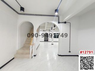 For rent 5 bedrooms townhouse in Bang Phlat, Bangkok
