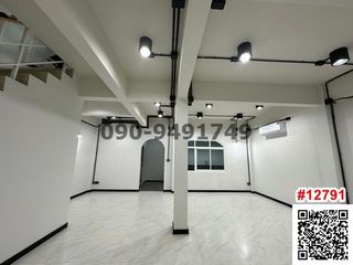 For rent 5 bedrooms townhouse in Bang Phlat, Bangkok