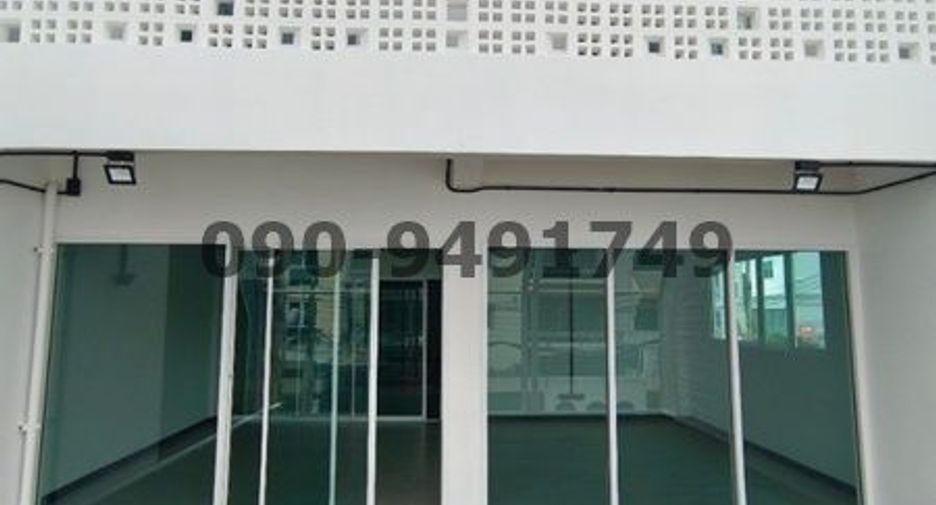 出租 5 卧室 联排别墅 在 Bang Phlat, 曼谷