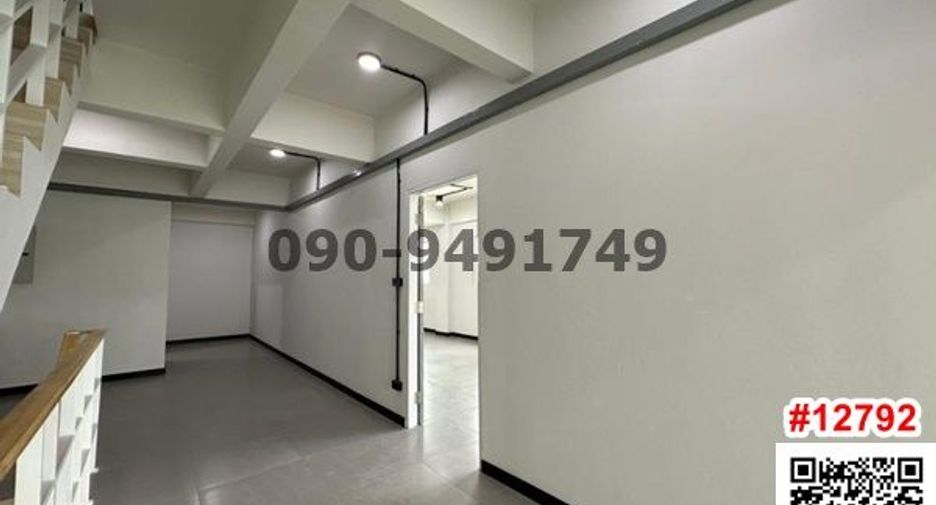 Casa adosada en venta de 5 habitaciones en Bang Phlat, Bangkok