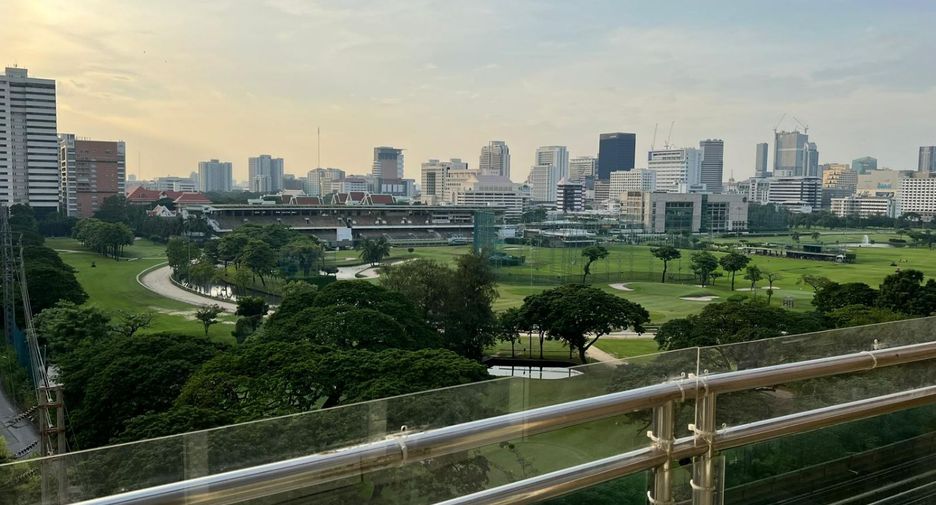 For rent 4 bedrooms condo in Pathum Wan, Bangkok