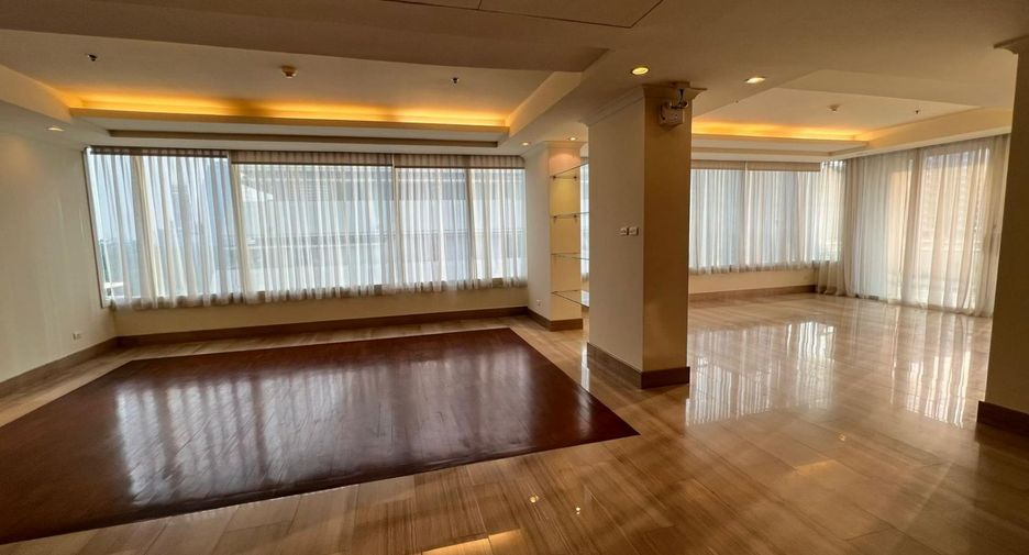 For rent 4 bedrooms condo in Pathum Wan, Bangkok