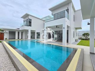 À vendre et à louer 5 chambres maison à Bang Lamung, Chonburi