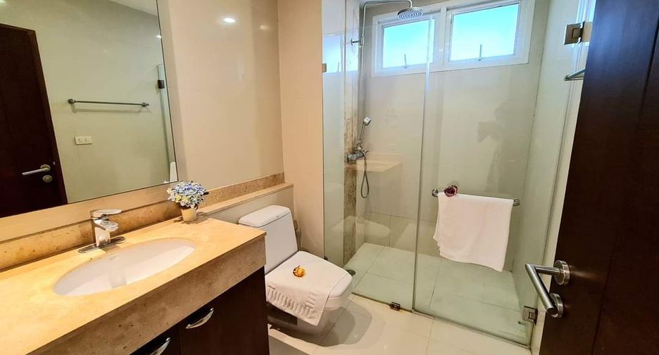 Wohnung zur Miete mit 3 Zimmer in Watthana, Bangkok
