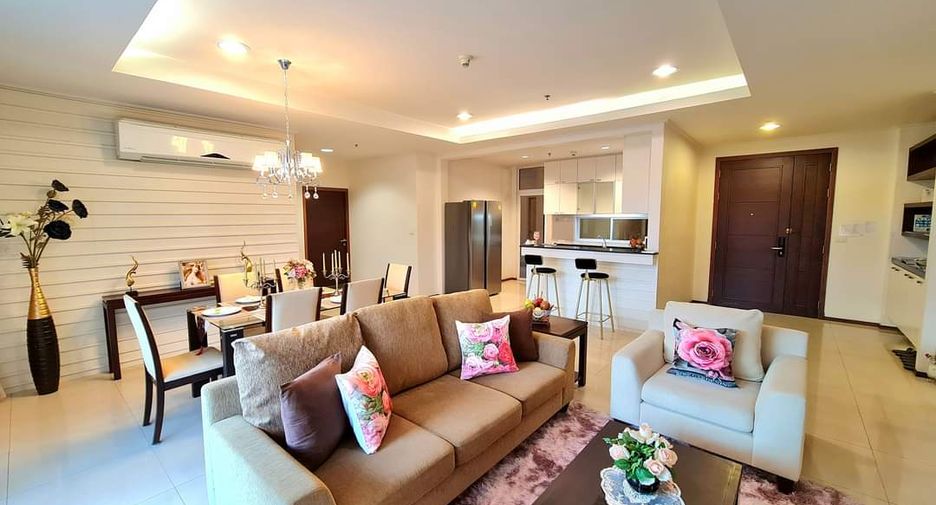 Wohnung zur Miete mit 3 Zimmer in Watthana, Bangkok