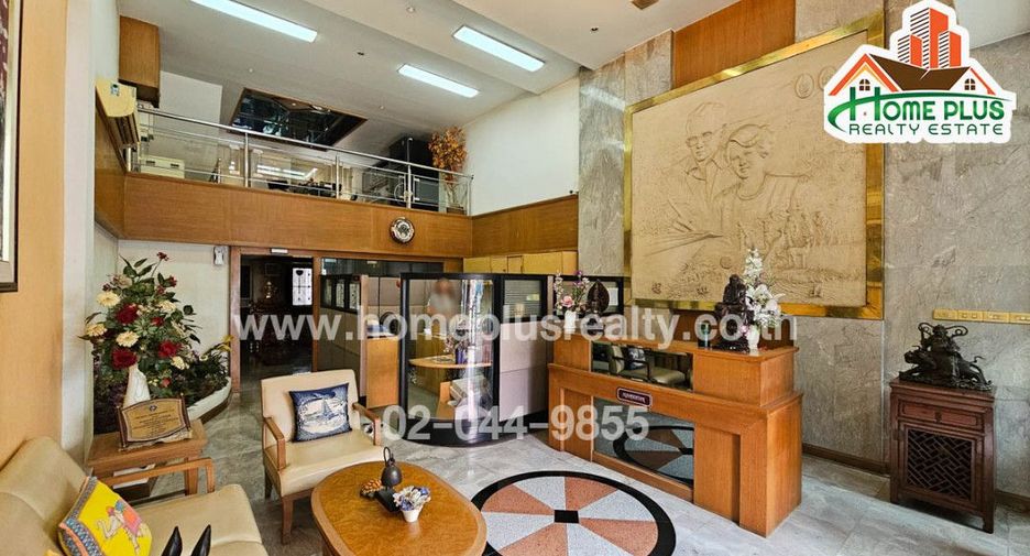 For sale 1 bed retail Space in Khan Na Yao, Bangkok