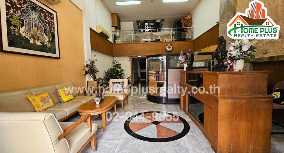 For sale 1 bed retail Space in Khan Na Yao, Bangkok