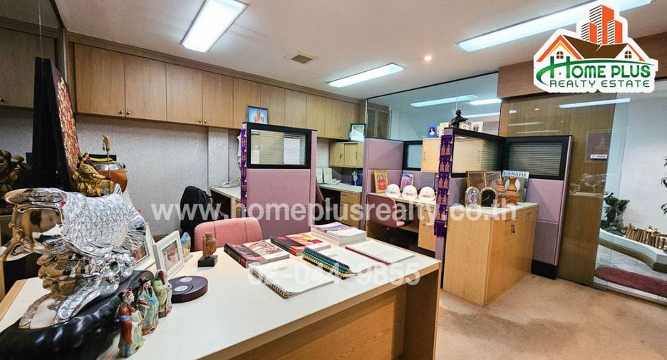 For sale 1 bed retail Space in Khan Na Yao, Bangkok