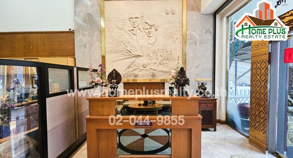 For sale 1 bed retail Space in Khan Na Yao, Bangkok