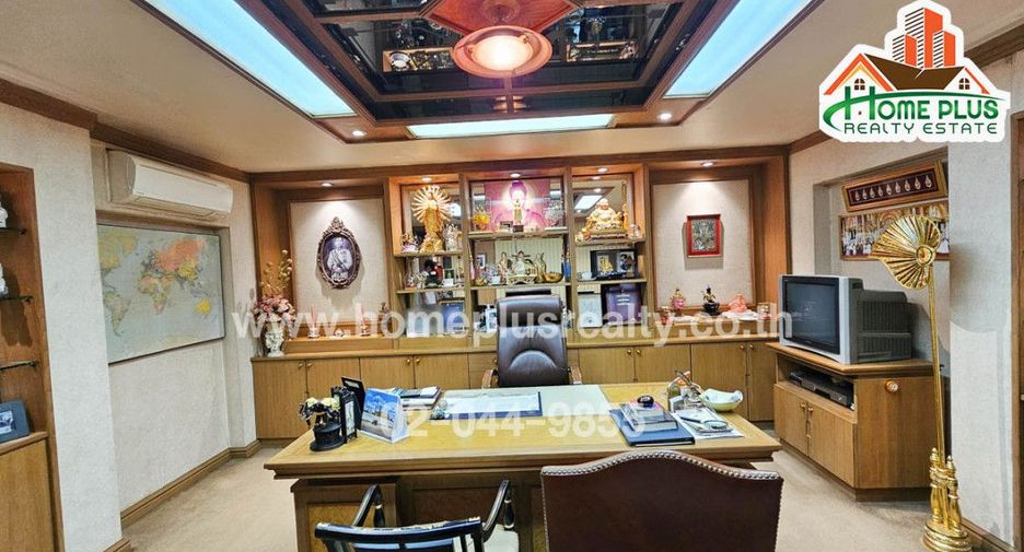 For sale 1 bed retail Space in Khan Na Yao, Bangkok