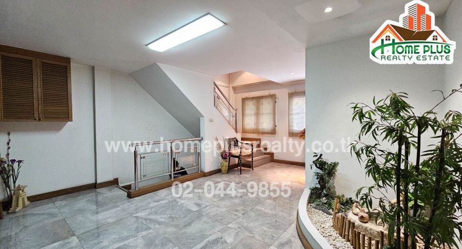 For sale 1 bed retail Space in Khan Na Yao, Bangkok